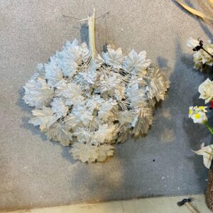 Artificial Cute Silver Autumn Maple Leaves.packet
